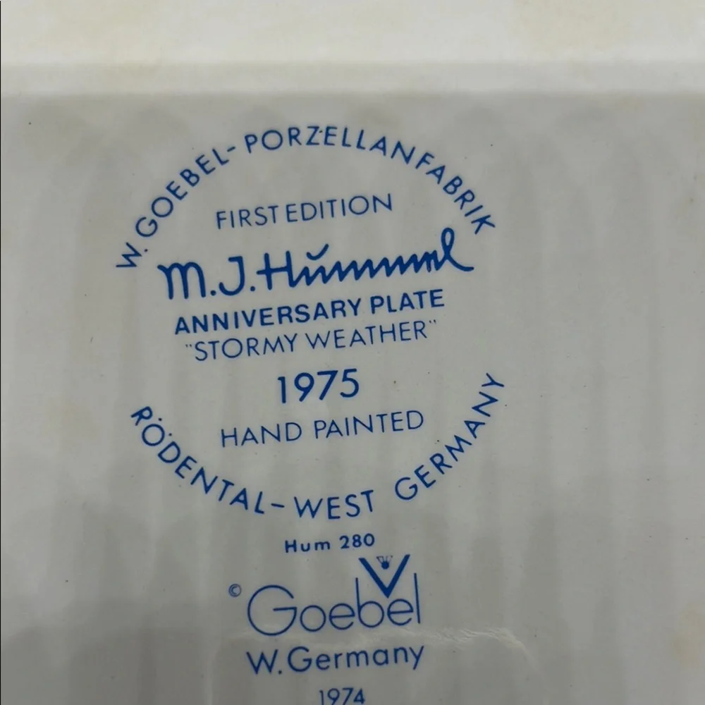 Hummel Cream and Green collectors plate.